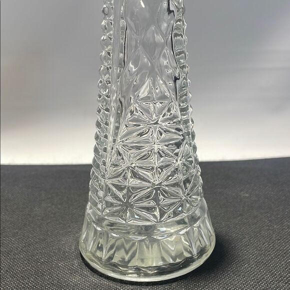 Vintage Crystal Accents Vase with Intricate Cut Glass Design - Picture 2 of 6